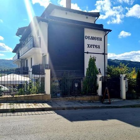 Family Hotel Bela Трявна Экстерьер фото