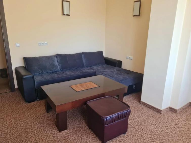 Family Hotel Bela Трявна Экстерьер фото