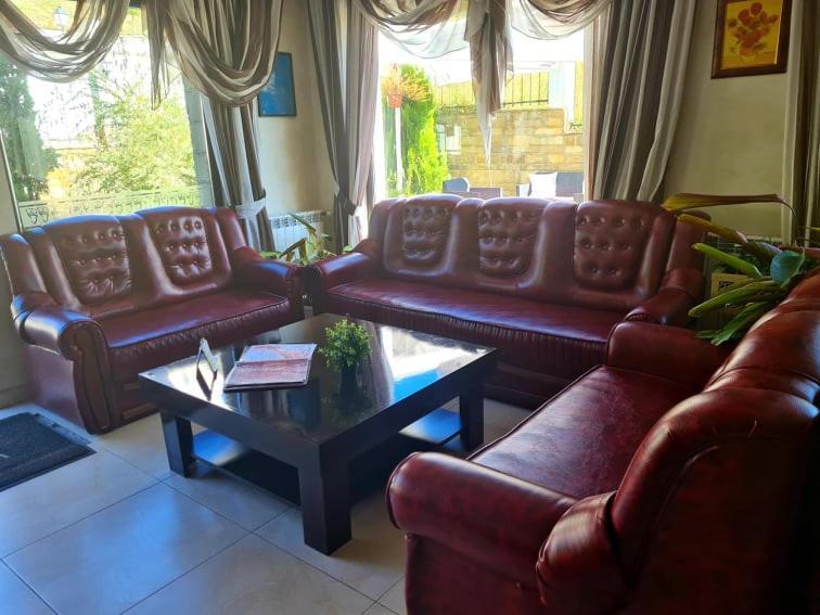 Family Hotel Bela Трявна Экстерьер фото