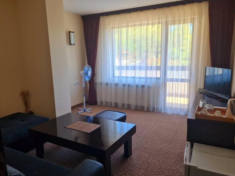 Family Hotel Bela Трявна Экстерьер фото