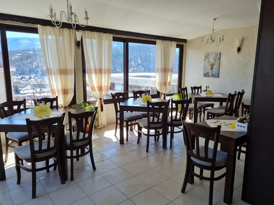 Family Hotel Bela Трявна Экстерьер фото