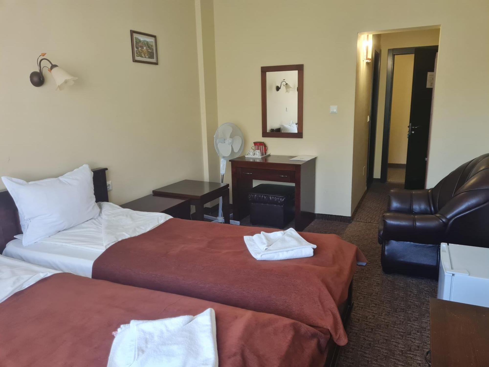 Family Hotel Bela Трявна Экстерьер фото