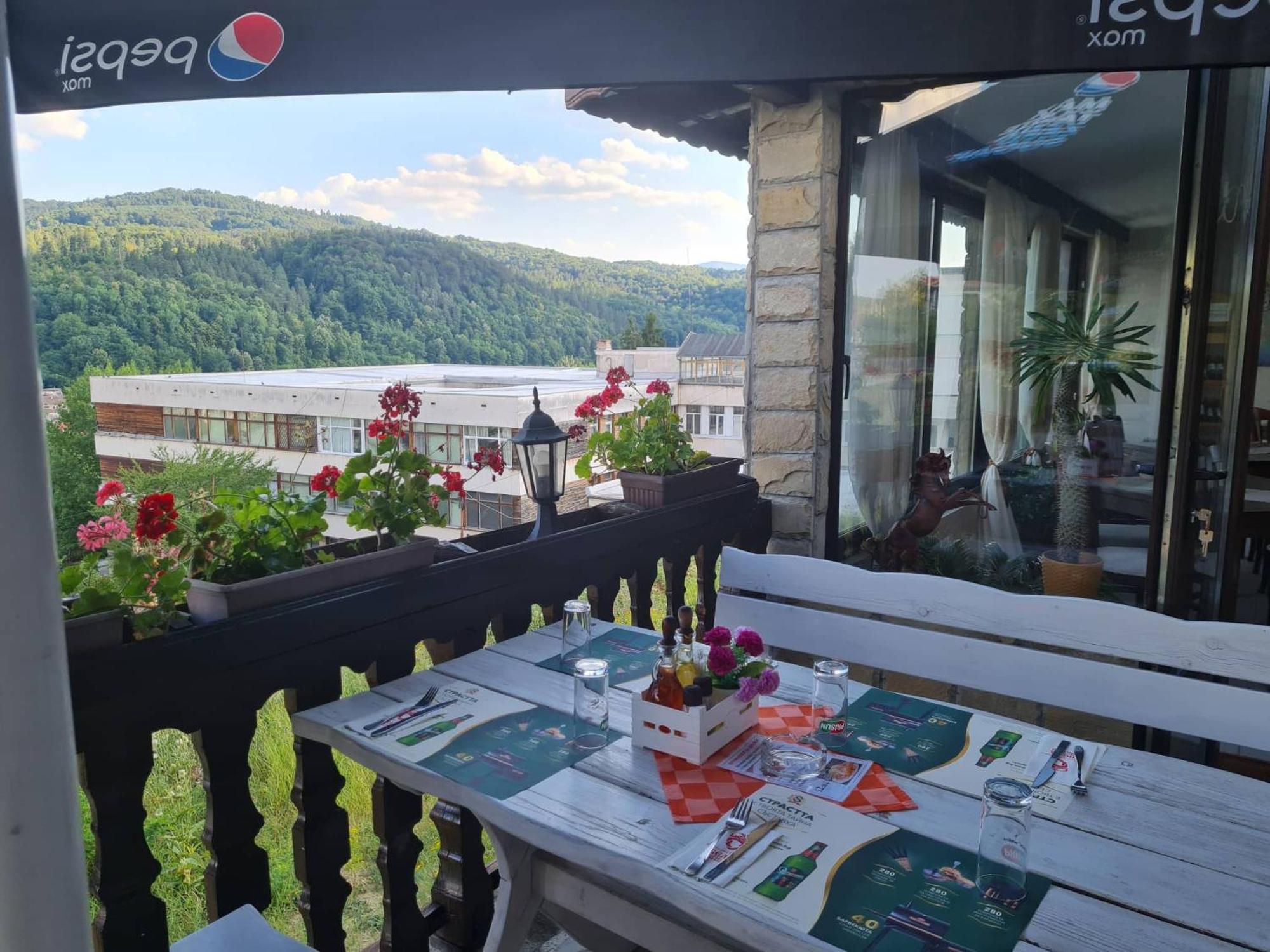 Family Hotel Bela Трявна Экстерьер фото