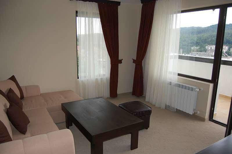 Family Hotel Bela Трявна Экстерьер фото