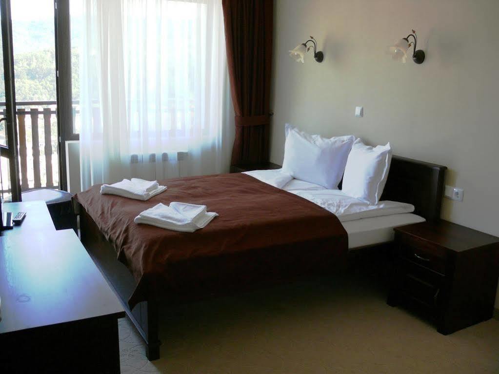 Family Hotel Bela Трявна Экстерьер фото